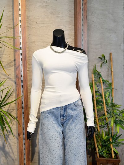 16527 Omuzu Açık Büzgülü Bluz