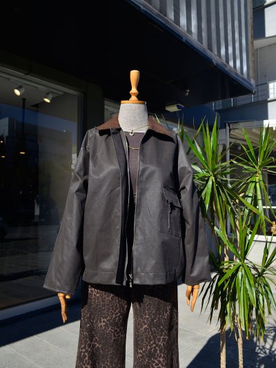 Kadife Yaka Mumlu Mont