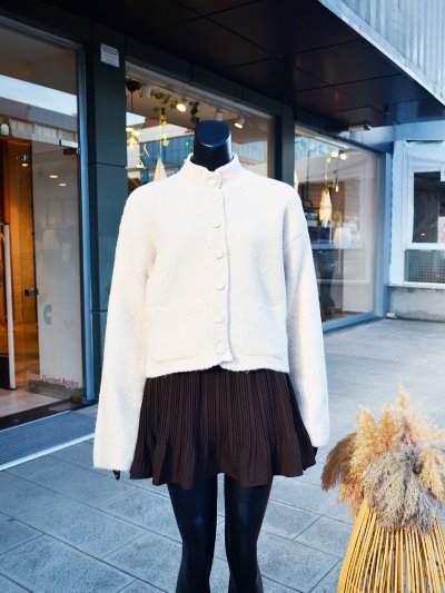 60995 Dik Yaka Düğmeli Triko Hırka