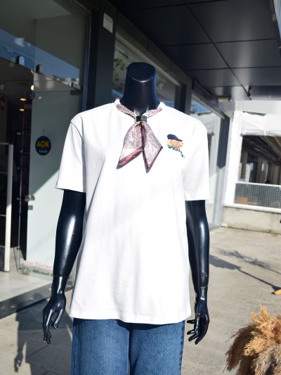 11331 Fularlı Tshirt